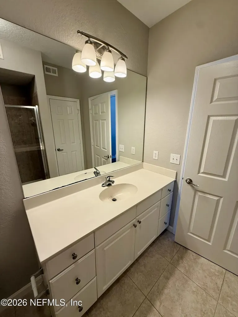 8539 Gate Parkway W Jacksonville FL 32216