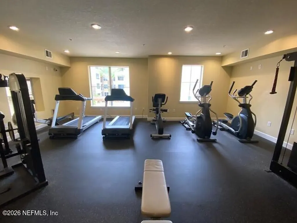 8539 Gate Parkway W Jacksonville FL 32216