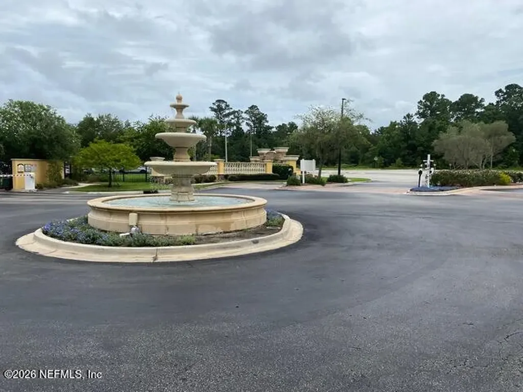 8539 Gate Parkway W Jacksonville FL 32216