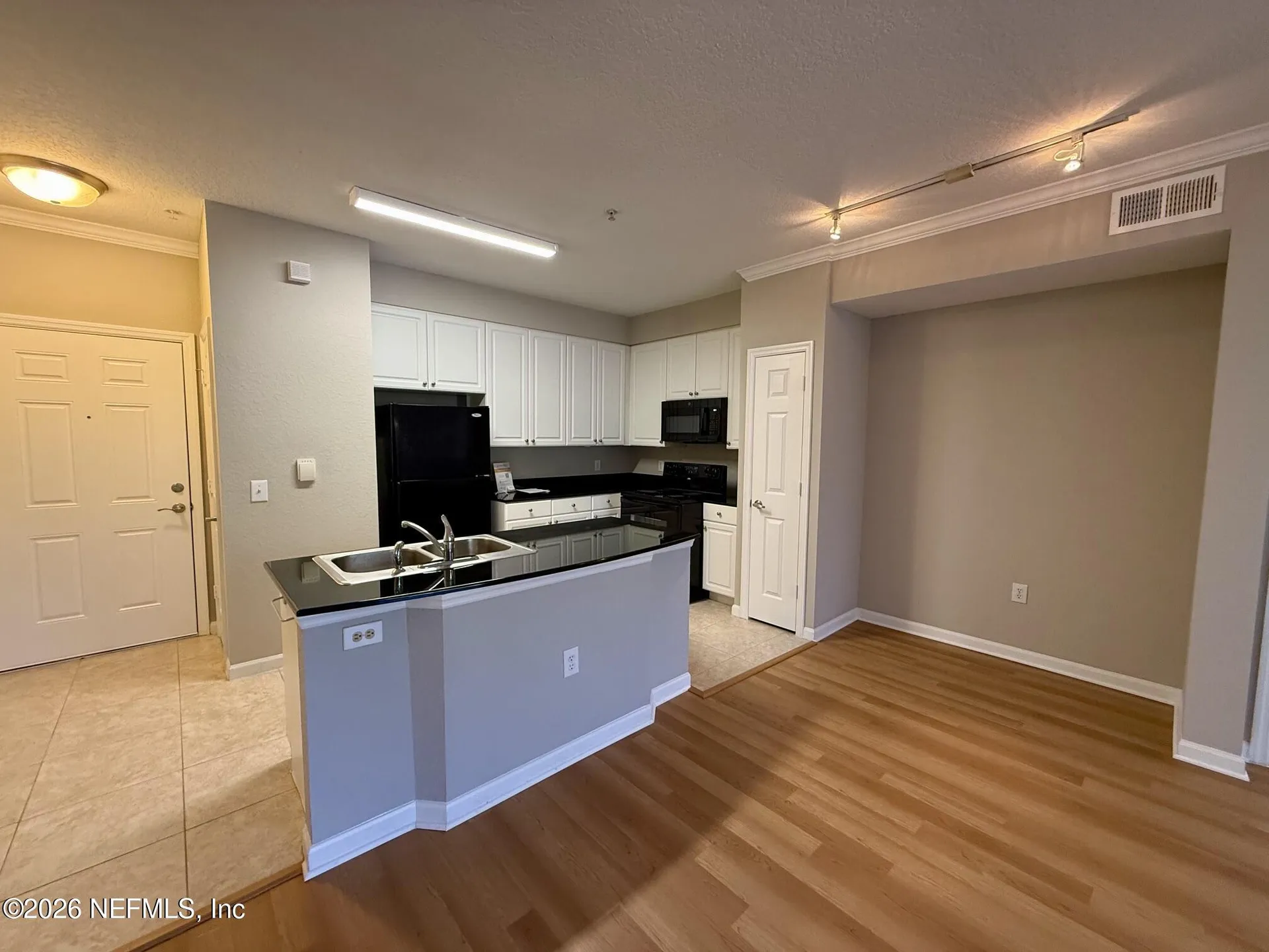 8539 Gate Parkway W Jacksonville FL 32216