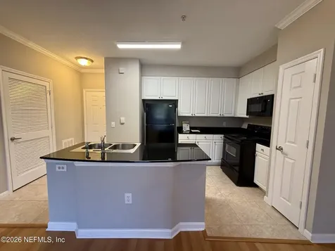 8539 Gate Parkway W Jacksonville FL 32216
