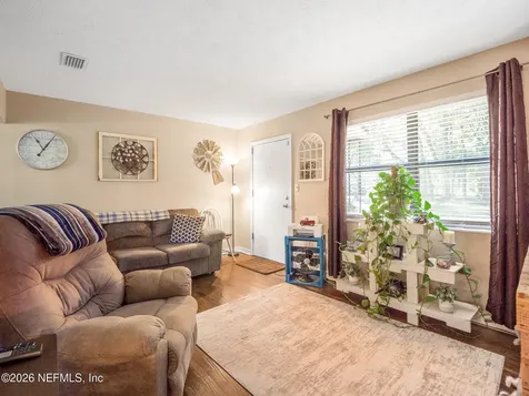 5911 Hyde Park Circle Jacksonville FL 32210