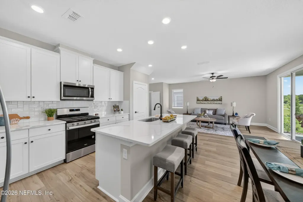 3957 Gareys Ferry Way Middleburg FL 32068
