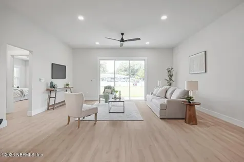 4524 Pinewood Avenue Jacksonville FL 32207