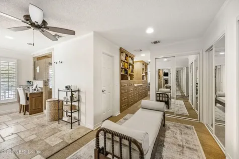 4273 Venetia Boulevard Jacksonville FL 32210