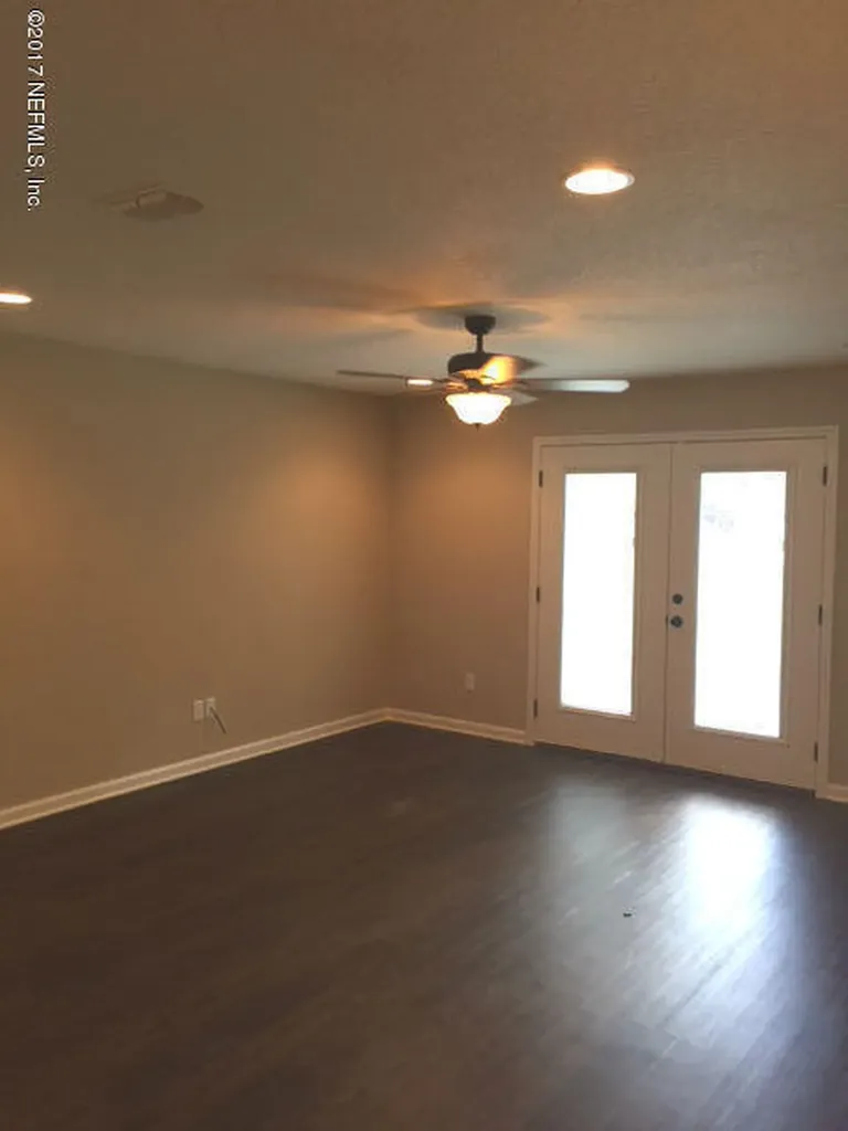 8015 Hilsdale Road Jacksonville FL 32216