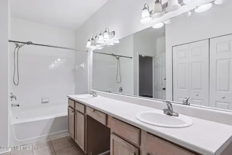 7800 Point Meadows Drive Jacksonville FL 32256