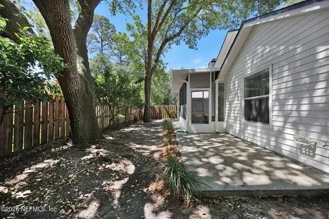 1697 Linkside Court N Atlantic Beach FL 32233