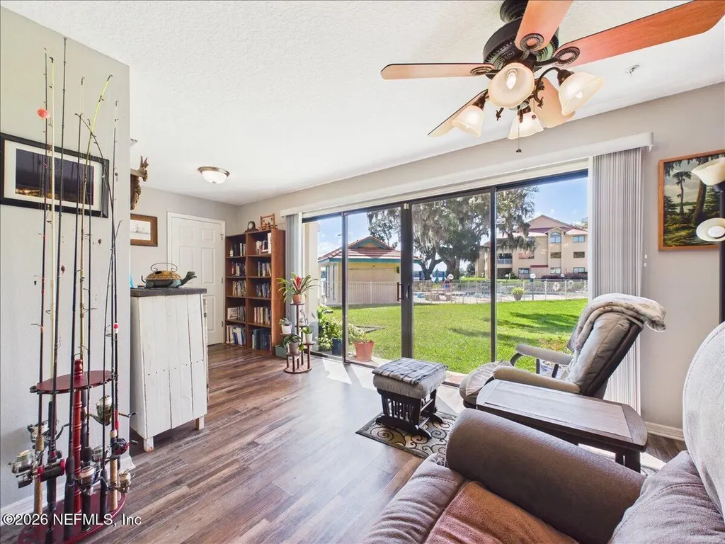 99 Broad River Place Welaka FL 32193