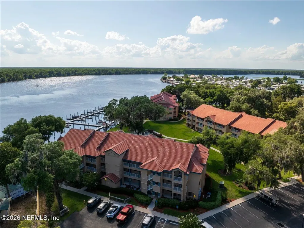 99 Broad River Place Welaka FL 32193