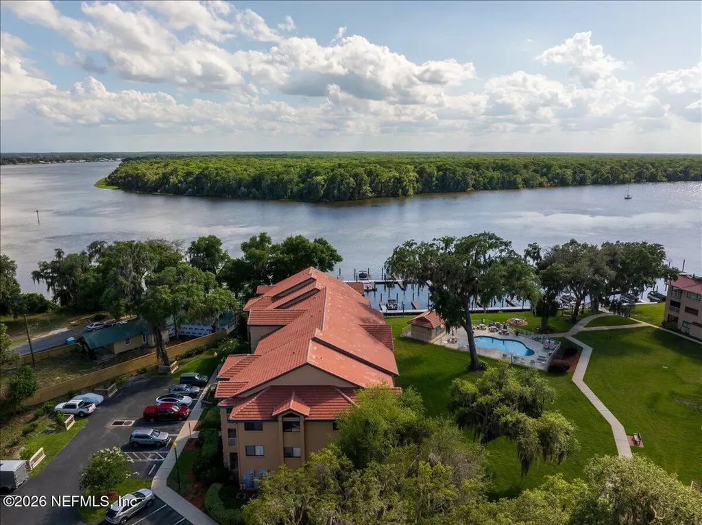 99 Broad River Place Welaka FL 32193