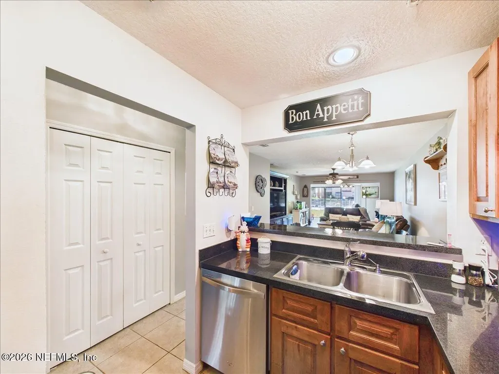 99 Broad River Place Welaka FL 32193
