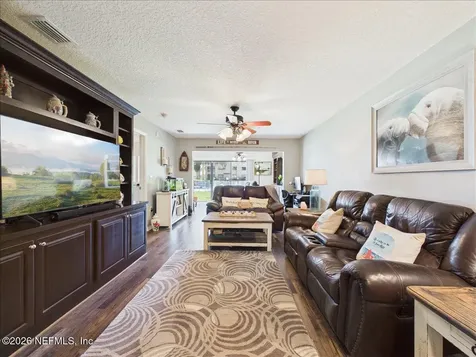 99 Broad River Place Welaka FL 32193
