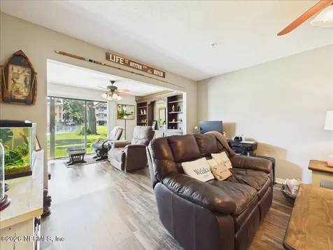 99 Broad River Place Welaka FL 32193