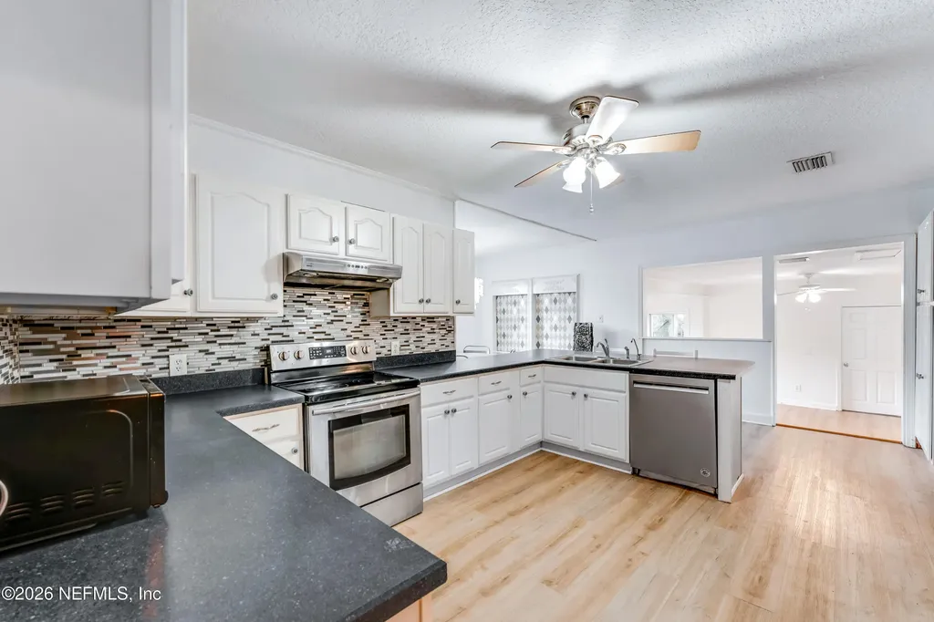 522 3rd Avenue S Jacksonville Beach FL 32250