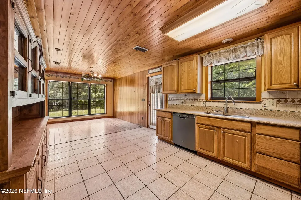 5622 County Road 229 Glen St. Mary FL 32040