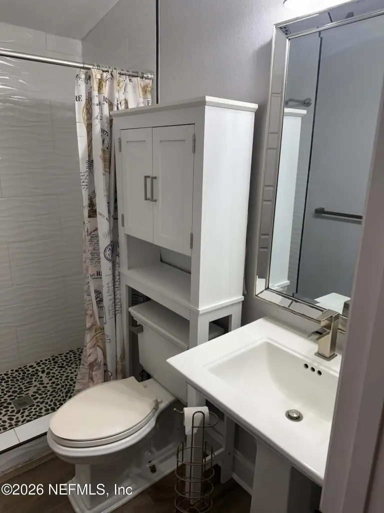 126 E East End Road San Mateo FL 32187