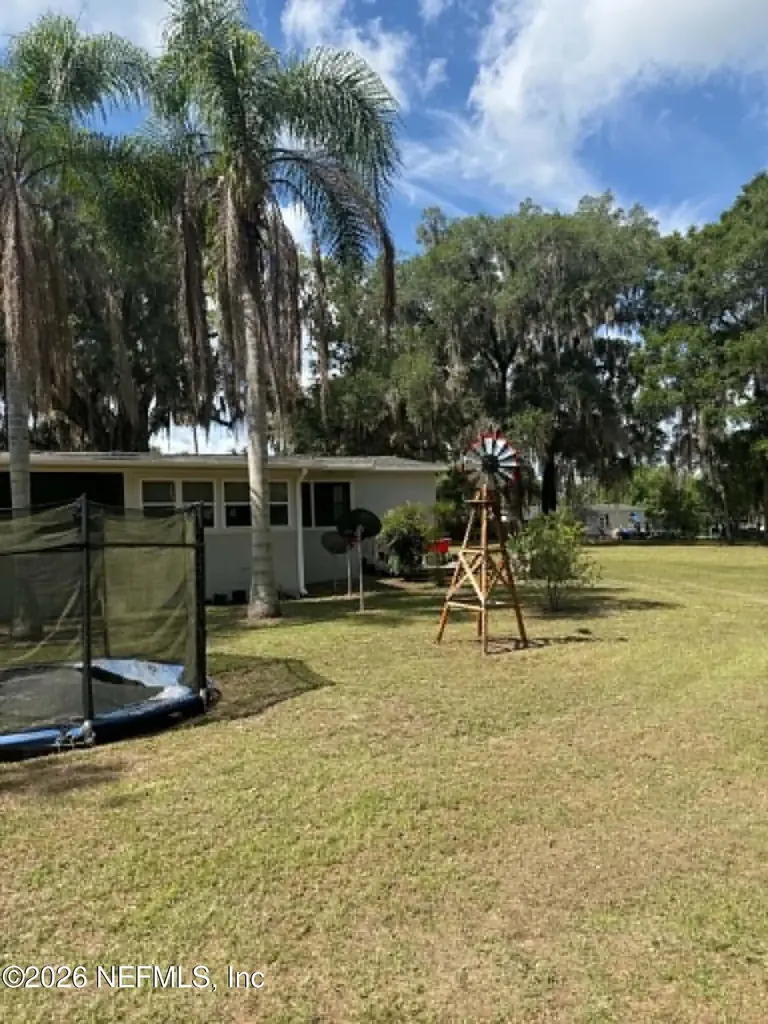 126 E East End Road San Mateo FL 32187
