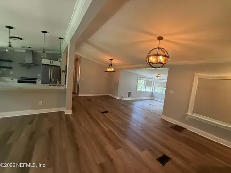 126 E East End Road San Mateo FL 32187