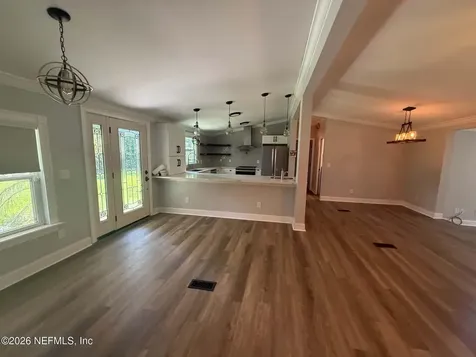 126 E East End Road San Mateo FL 32187