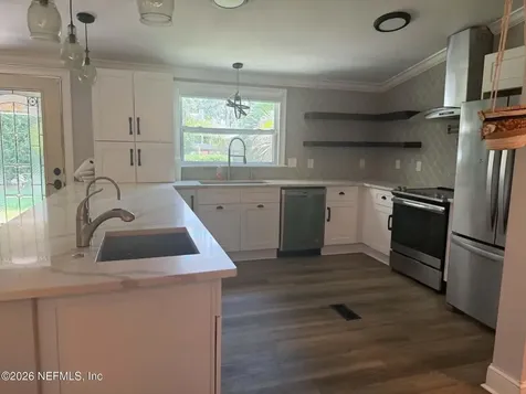 126 E East End Road San Mateo FL 32187