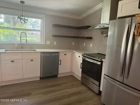 126 E East End Road San Mateo FL 32187