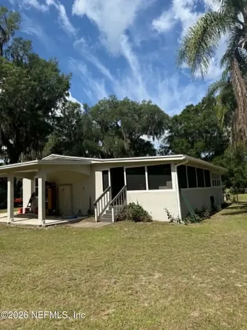 126 E East End Road San Mateo FL 32187