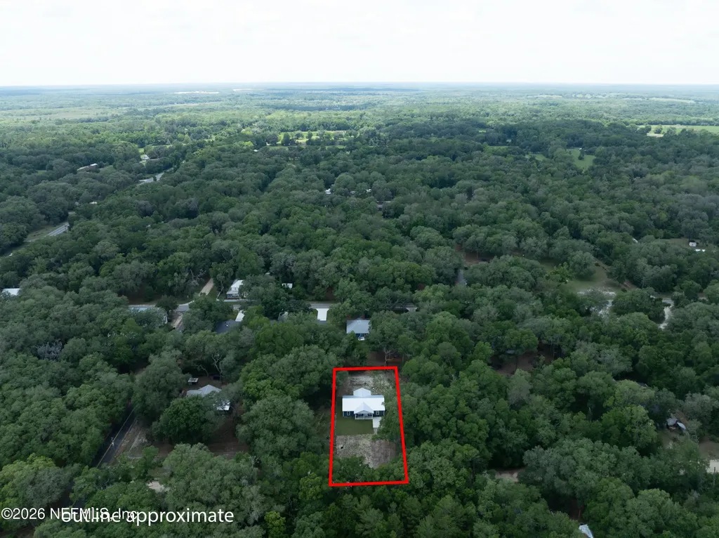 207 N Palmetto Avenue Florahome FL 32140