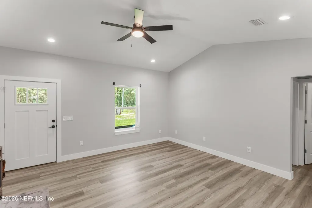207 N Palmetto Avenue Florahome FL 32140