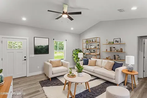 207 N Palmetto Avenue Florahome FL 32140