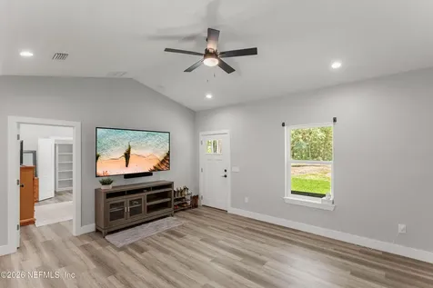 207 N Palmetto Avenue Florahome FL 32140