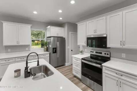 207 N Palmetto Avenue Florahome FL 32140