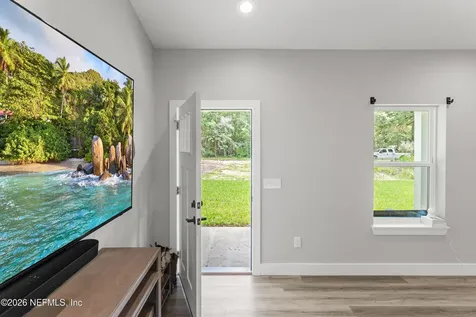 207 N Palmetto Avenue Florahome FL 32140