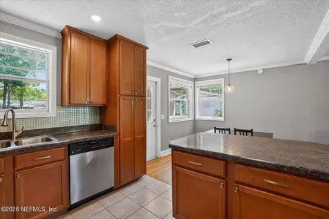 5323 Poppy Drive Jacksonville FL 32205