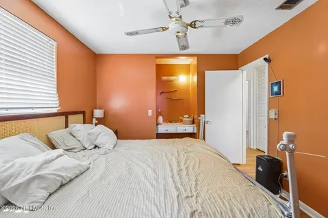 1189 Crown Drive Jacksonville FL 32221