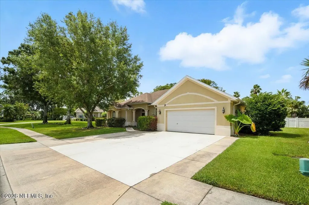 24 Lakeside Place W Palm Coast FL 32137