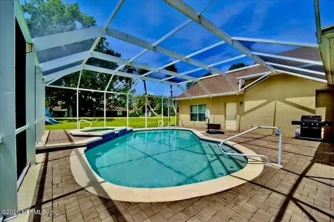 24 Lakeside Place W Palm Coast FL 32137