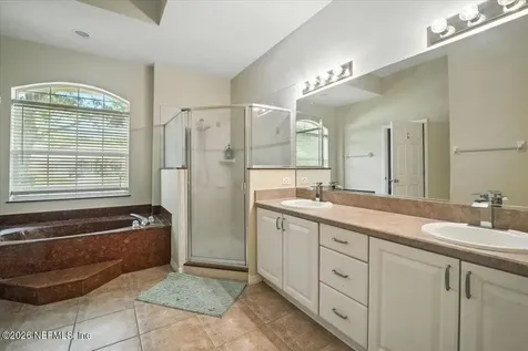 24 Lakeside Place W Palm Coast FL 32137