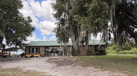 1302 Fort Meade Road Frostproof FL 33843