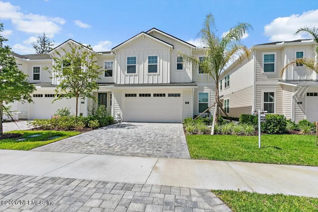 381 Oakmoss Drive St. Johns FL 32259