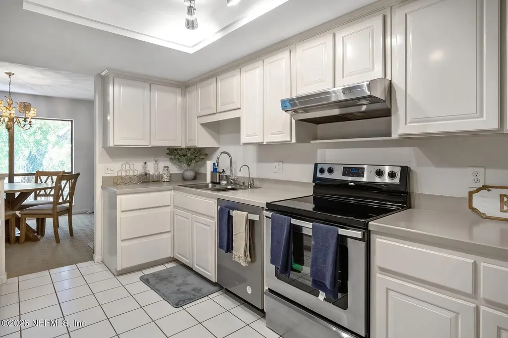 8012 Hollyridge Road Jacksonville FL 32256