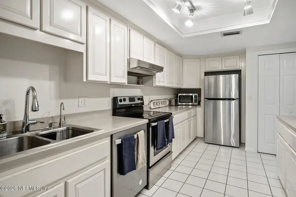 8012 Hollyridge Road Jacksonville FL 32256