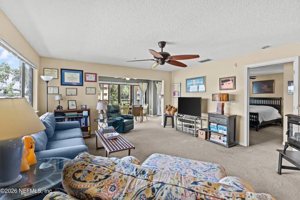 99 Broad River Place Welaka FL 32193
