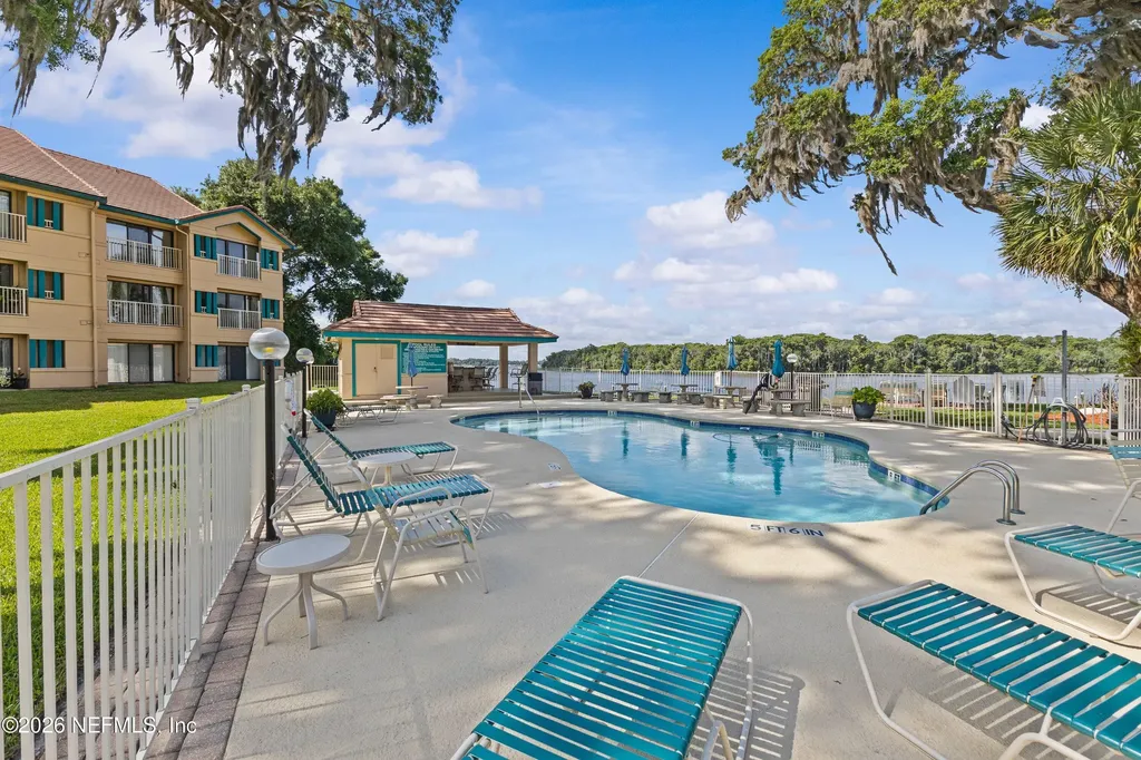 99 Broad River Place Welaka FL 32193