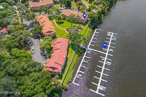 99 Broad River Place Welaka FL 32193