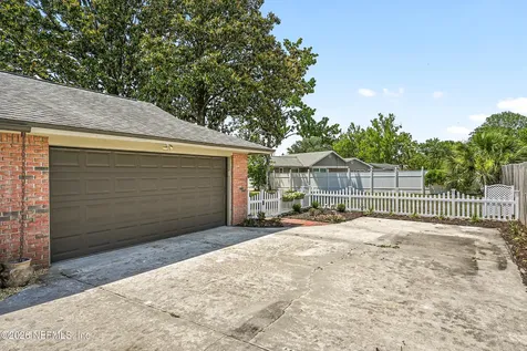 685 Tropical Parkway Orange Park FL 32073