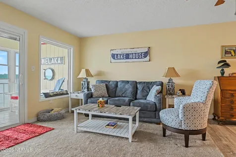 235 River Bend Place Welaka FL 32193