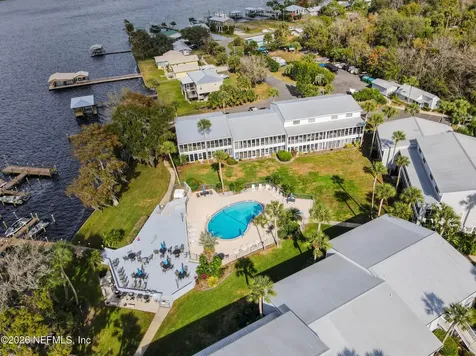235 River Bend Place Welaka FL 32193