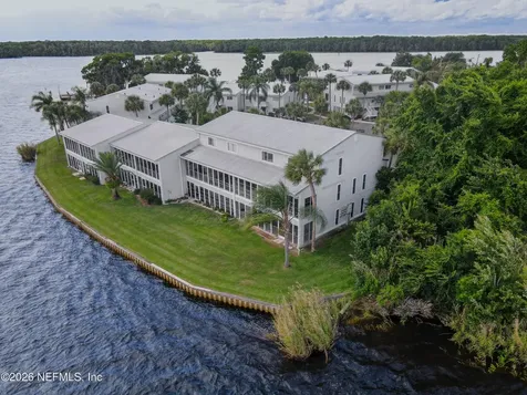 235 River Bend Place Welaka FL 32193
