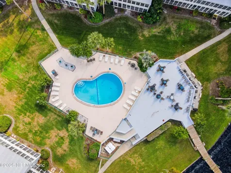235 River Bend Place Welaka FL 32193